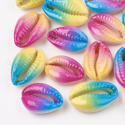 Spray Painted Natural Cowrie Shell Beads UK-X-SHEL-S274-01-1